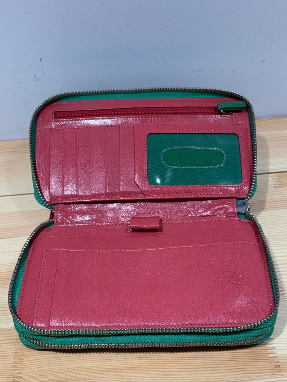 TUSK NYC Leather Double Zip Organizer Wallet Clutch Green Pink Colorblock - Picture 9 of 13